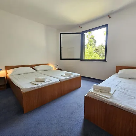 Mala Luka - Omis, Appartement Stanici