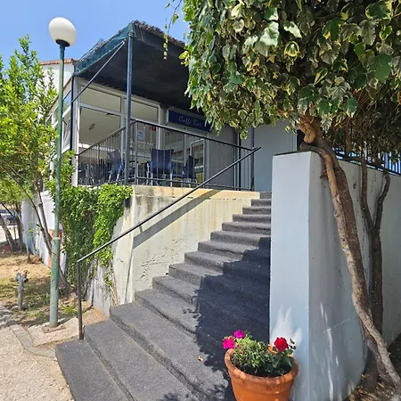Apartment Mala Luka - Omiš,