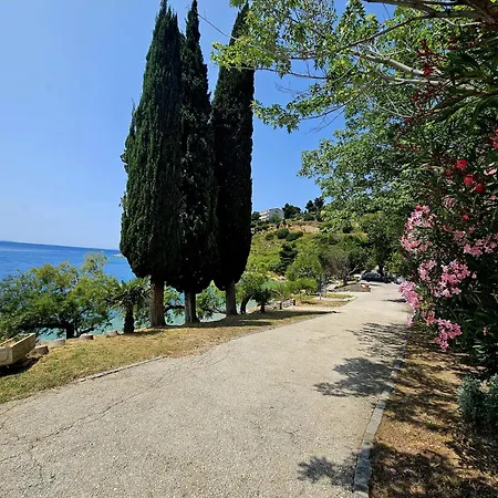 아파트 Mala Luka - Omis, Stanici