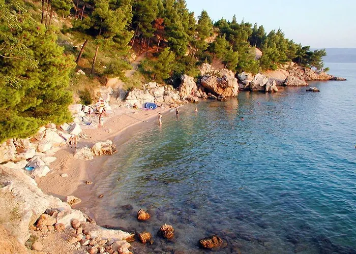 Mala Luka - Omis, * Stanići